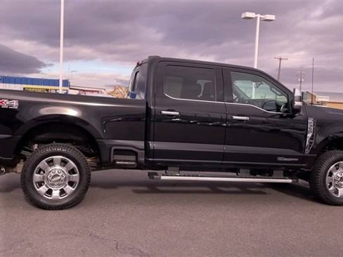 Used 2024 Ford F350 Lariat image 2