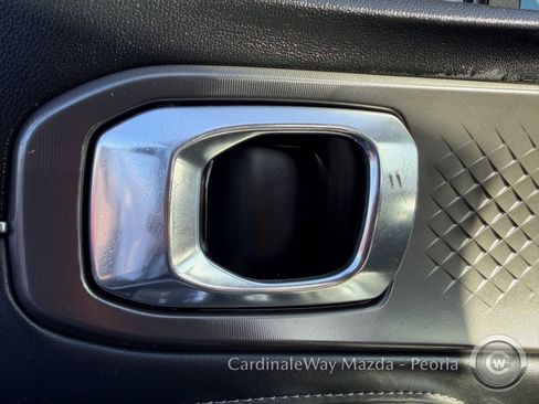 Used 2025 Kia Sorento SX FWD image 13