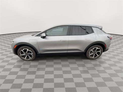 Used 2025 Chevrolet Equinox EV LT w/ Comfort Package image 5