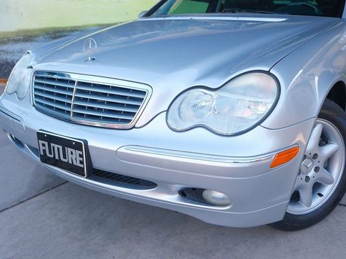 Used 2002 Mercedes-Benz C 320 Sedan image 8
