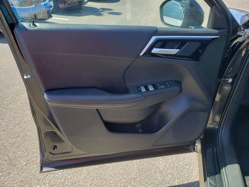 Used 2023 Mitsubishi Outlander SE AWD/4WD image 13