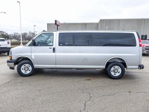 New 2025 Chevrolet Express 3500 LT w/ LT Preferred Equipment Group RWD image 6