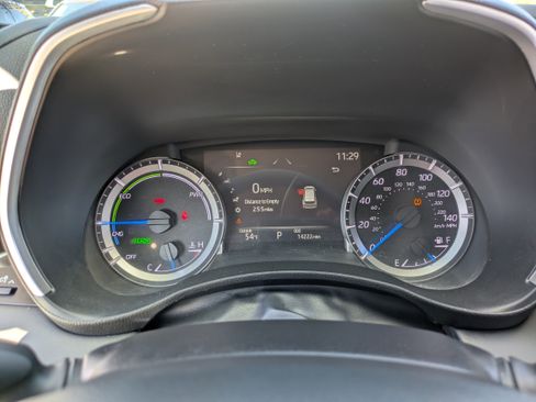 Used 2024 Toyota Highlander XLE image 31