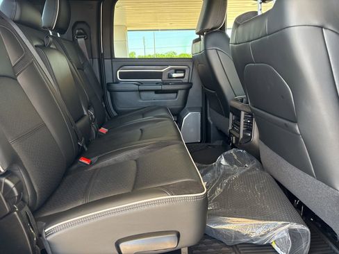 New 2026 RAM 3500 Laramie AWD/4WD image 19