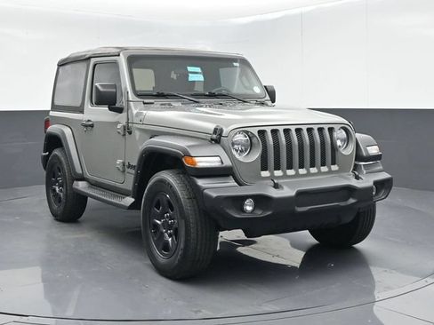 Used 2022 Jeep Wrangler Sport AWD/4WD image 2