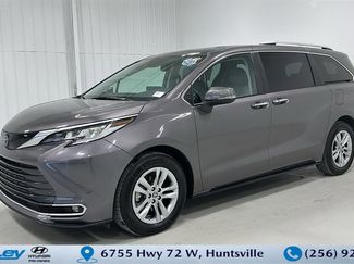 Used 2023 Toyota Sienna Limited video 1