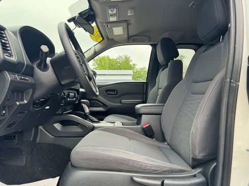 Used 2024 Nissan Frontier S w/ Technology Package AWD/4WD image 17