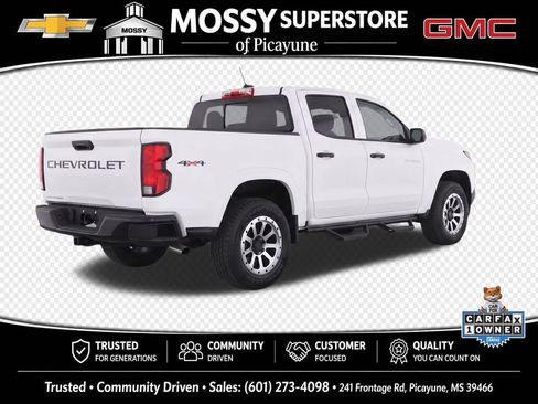 Used 2024 Chevrolet Colorado W/T w/ WT Convenience Package II AWD/4WD image 4