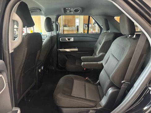 Used 2022 Ford Explorer XLT AWD/4WD image 28