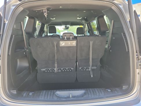 Used 2019 Chrysler Pacifica Touring-L Plus w/ Advanced Safetytec Group FWD image 7