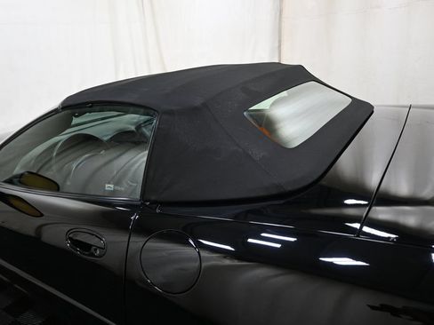 Used 2004 Chevrolet Corvette Convertible w/ Preferred Equipment Group RWD image 25