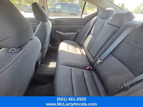 Used 2024 Nissan Altima 2.5 SV FWD image 11
