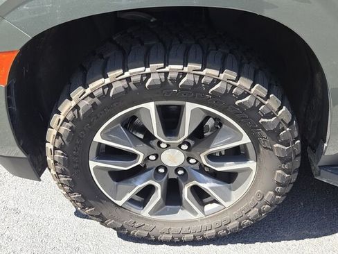 Used 2023 Chevrolet Tahoe LT RWD image 6