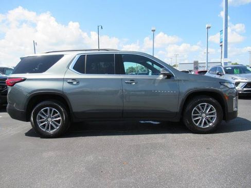Used 2022 Chevrolet Traverse LT FWD image 4