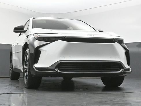 Used 2023 Toyota bZ4X XLE image 56