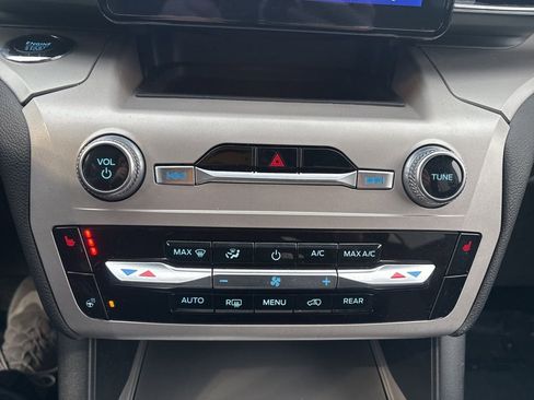 Used 2023 Ford Explorer XLT w/ Equipment Group 202A image 29