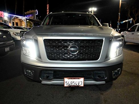 Used 2019 Nissan Titan PRO-4X image 2