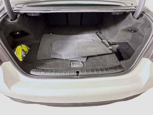 Used 2023 BMW 530e w/ M Sport Package image 35