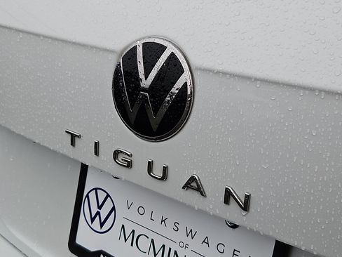Used 2024 Volkswagen Tiguan SEL R-Line image 28