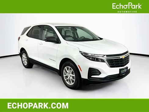 Used 2022 Chevrolet Equinox LS w/ LS Convenience Package FWD image 1