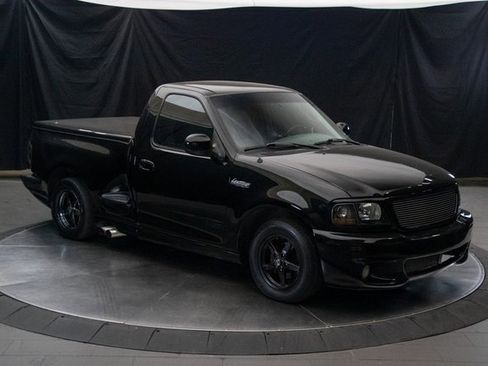 Used 2002 Ford F150 Lightning image 2