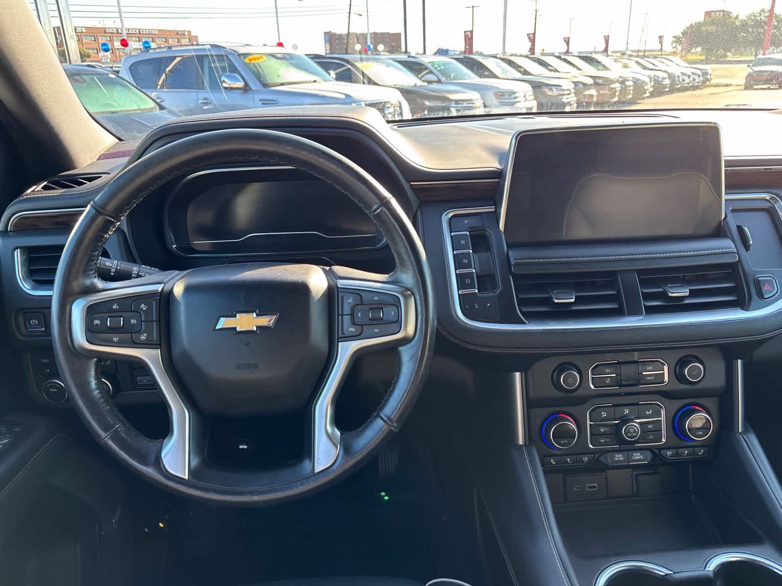 Used 2022 Chevrolet Suburban Premier w/ Premium Package AWD/4WD image 20