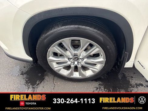 Used 2021 Toyota Highlander Limited image 27