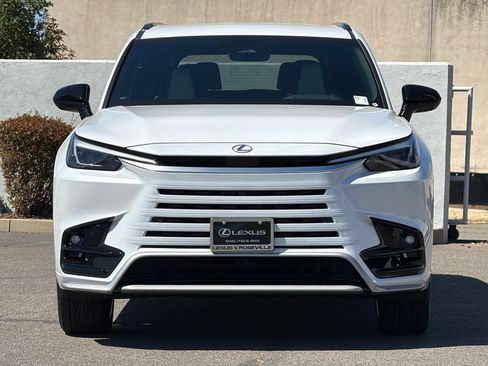 New 2026 Lexus TX 500h AWD image 10