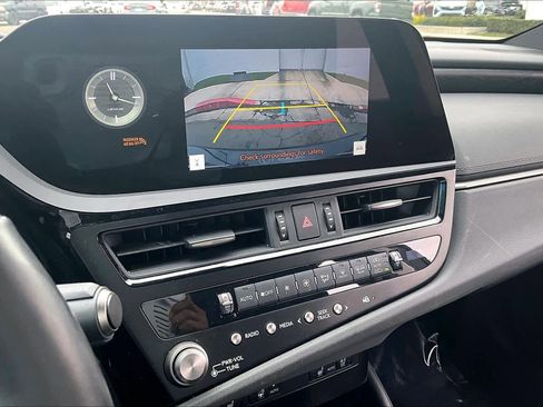 Used 2024 Lexus ES 300h w/ Premium Package image 27