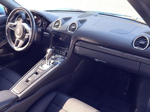 Certified 2025 Porsche 718 Boxster w/ Premium Package image 24