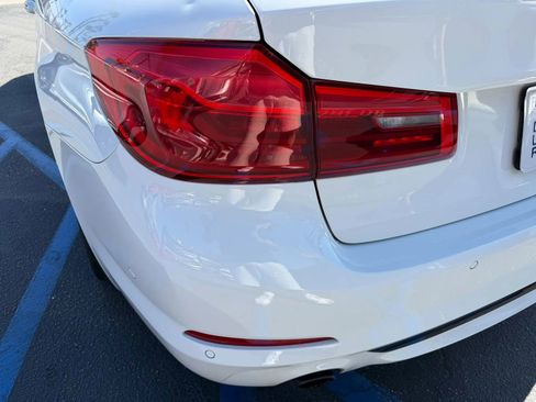 Used 2018 BMW 530e w/ Premium Package image 10