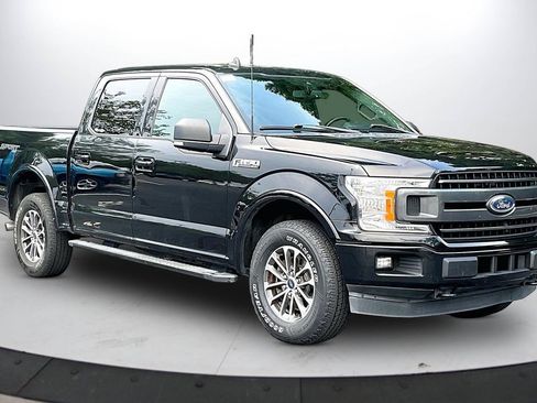 Used 2020 Ford F150 XLT w/ Equipment Group 302A Luxury AWD/4WD image 2