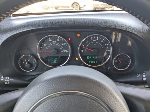Used 2013 Jeep Wrangler Unlimited Rubicon w/ Connectivity Group AWD/4WD image 25