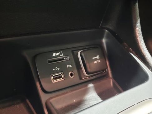 Used 2014 Jeep Cherokee Latitude w/ Comfort/Convenience Group image 32