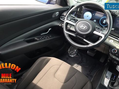 Used 2025 Hyundai Elantra SEL FWD image 27