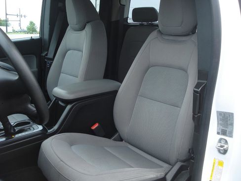 Used 2018 Chevrolet Colorado W/T w/ WT Convenience Package RWD image 19