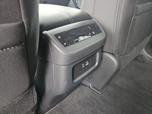 Used 2024 Nissan Pathfinder SV FWD image 25