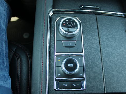 Used 2024 Ford Expedition Max Limited AWD/4WD image 25