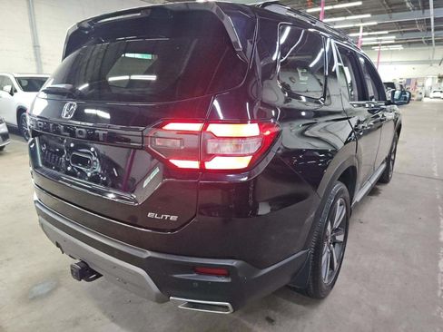 Used 2023 Honda Pilot Elite image 3