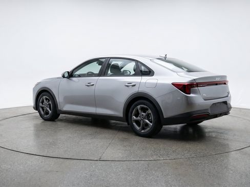 Used 2025 Kia K4 FWD image 6