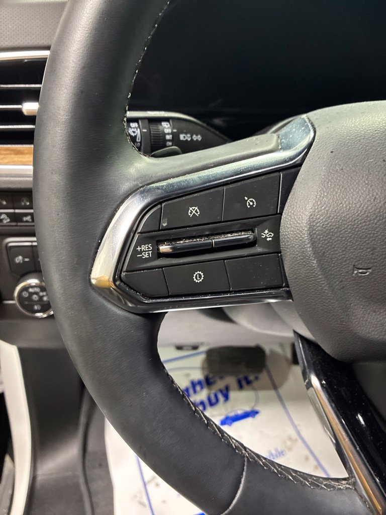 Used 2025 Chevrolet Tahoe High Country AWD/4WD image 14