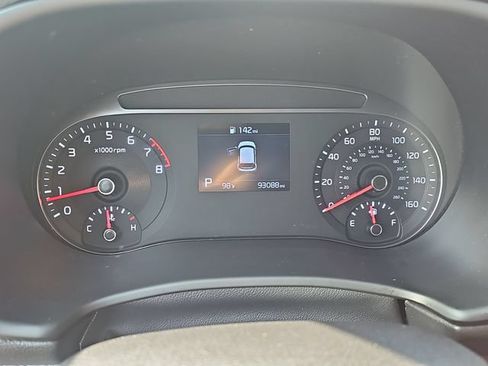Used 2020 Kia Soul LX FWD image 12