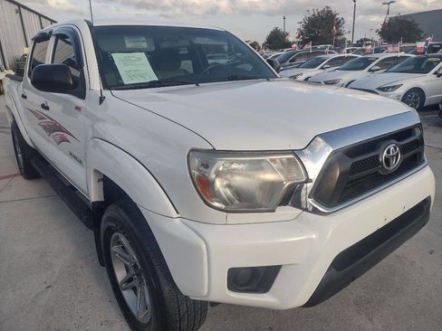 Used 2014 Toyota Tacoma PreRunner image 1