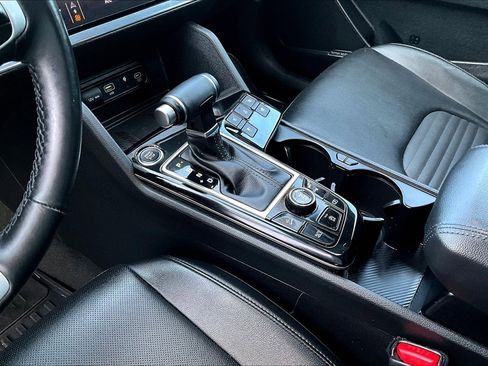 Used 2023 Kia Sportage SX image 10