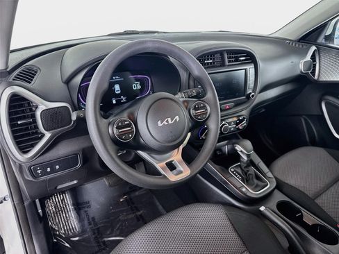 Certified 2024 Kia Soul LX w/ Option Group 015 FWD image 9