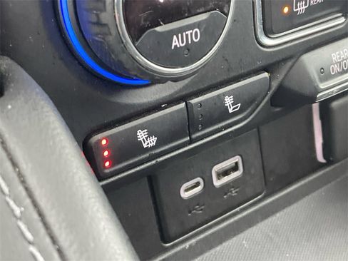 Used 2021 Chevrolet Tahoe Z71 w/ Luxury Package image 26