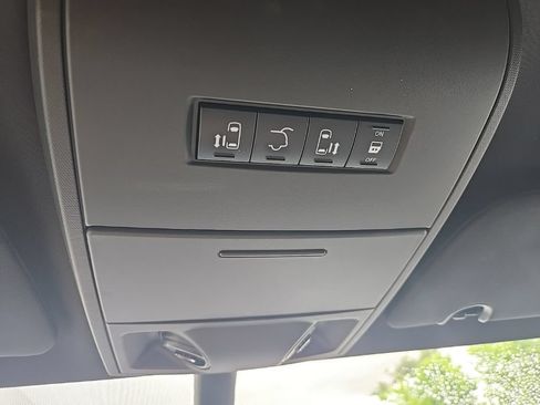 Used 2020 Dodge Grand Caravan SXT w/ Driver Convenience Group FWD image 52