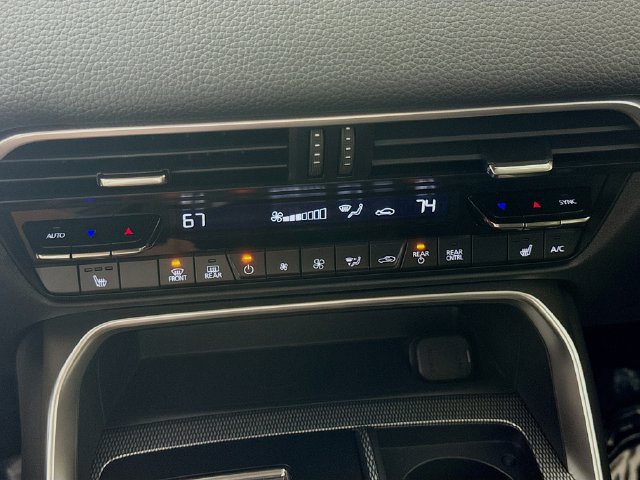 Used 2025 MAZDA CX-90 Plug-In Hybrid w/ Preferred AWD/4WD image 16