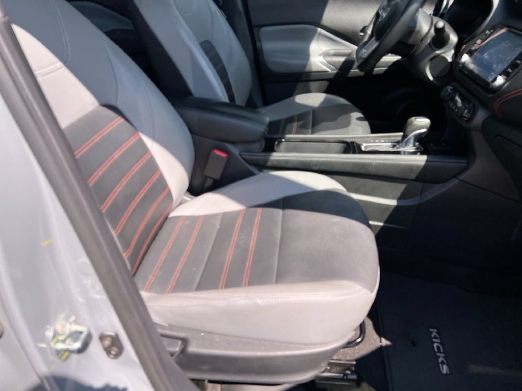 Used 2024 Nissan Kicks SR w/ SR Premium Package FWD image 23