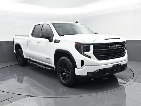 Used 2024 GMC Sierra 1500 Pro w/ Graphite Edition AWD/4WD image 3